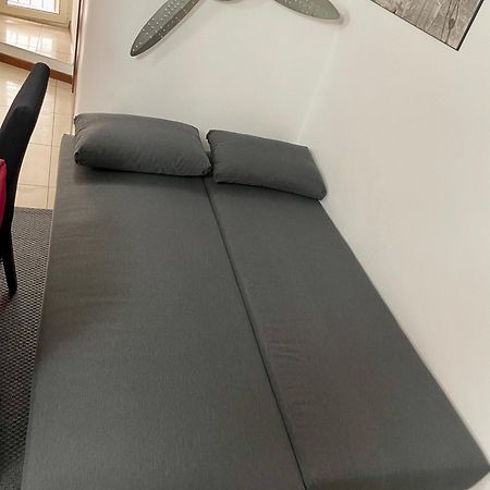 Azzurra Flat Bari Center Apartment Bagian luar foto